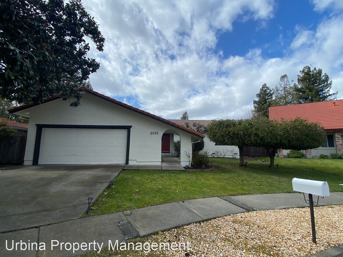 Primary Photo - 3 br, 2 bath House - 2035 Twin Court