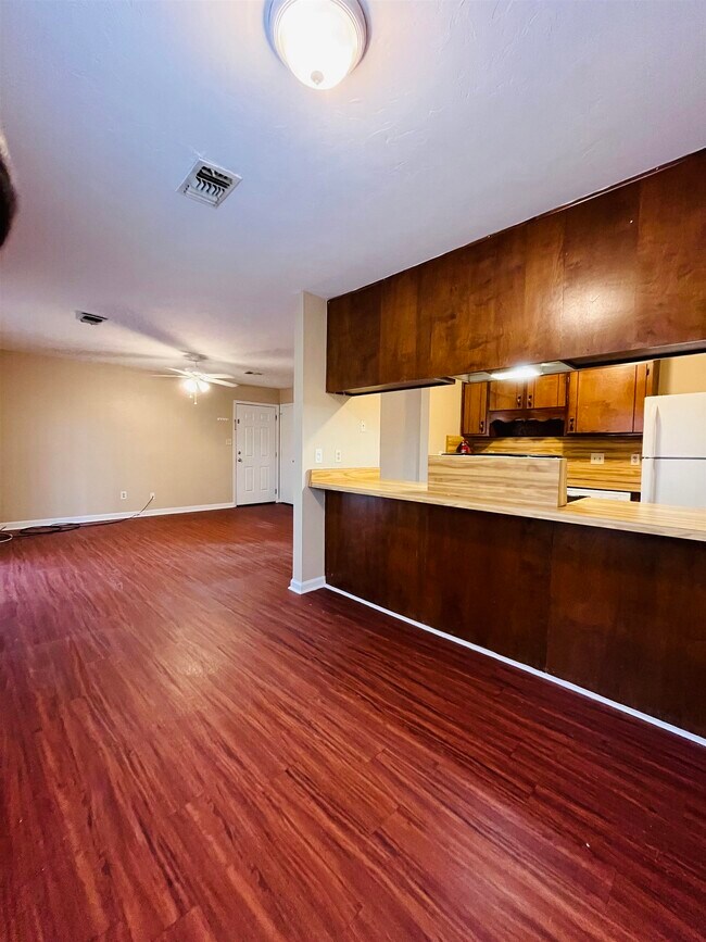 Building Photo - 3732 Donovan Dr