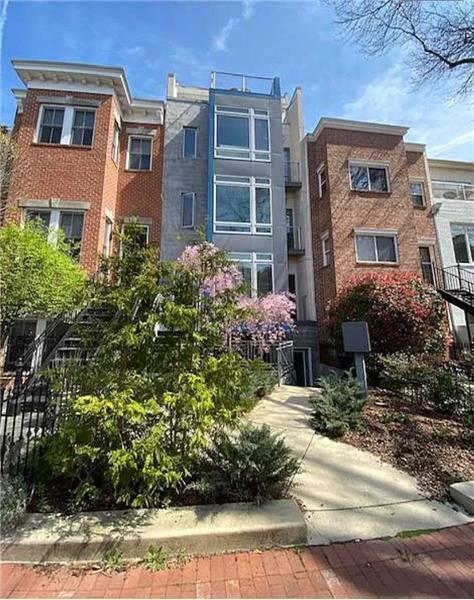 Building Photo - 2121 11th St NW