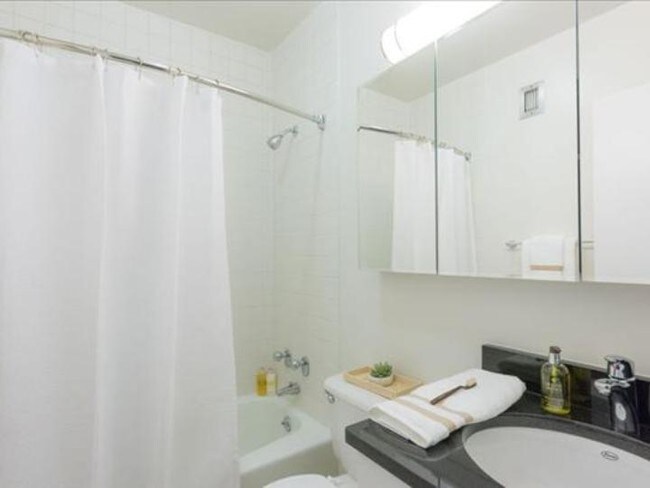 Foto del edificio - 238 E 95th St