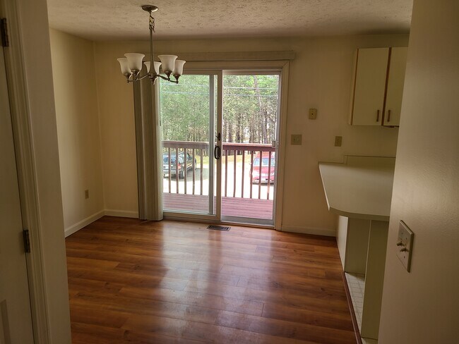 Foto del edificio - 48 Lochmere Ln