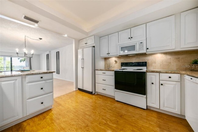 Foto del edificio - 1400 1st Ave W