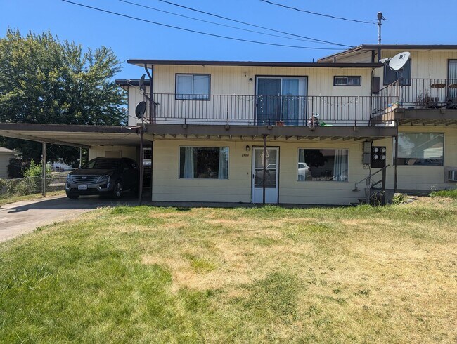 Foto del edificio - 2 bedroom pet-friendly Clarkston apartment...