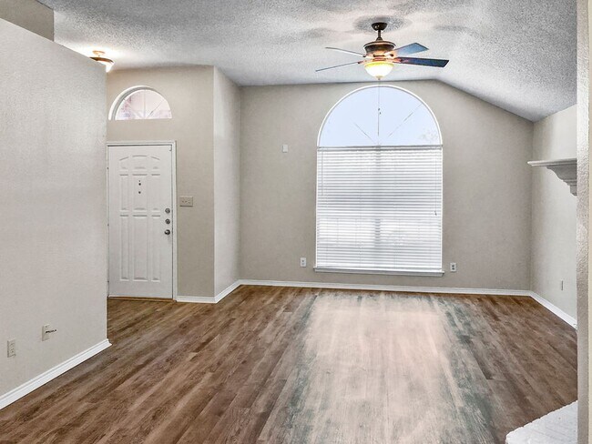 Building Photo - 3 Bedroom 2 Bath Home In  Mansfield ISD