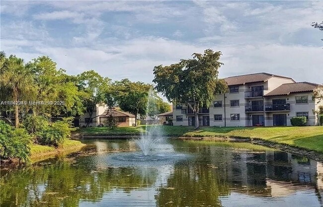 Building Photo - 9937 Nob Hill Pl