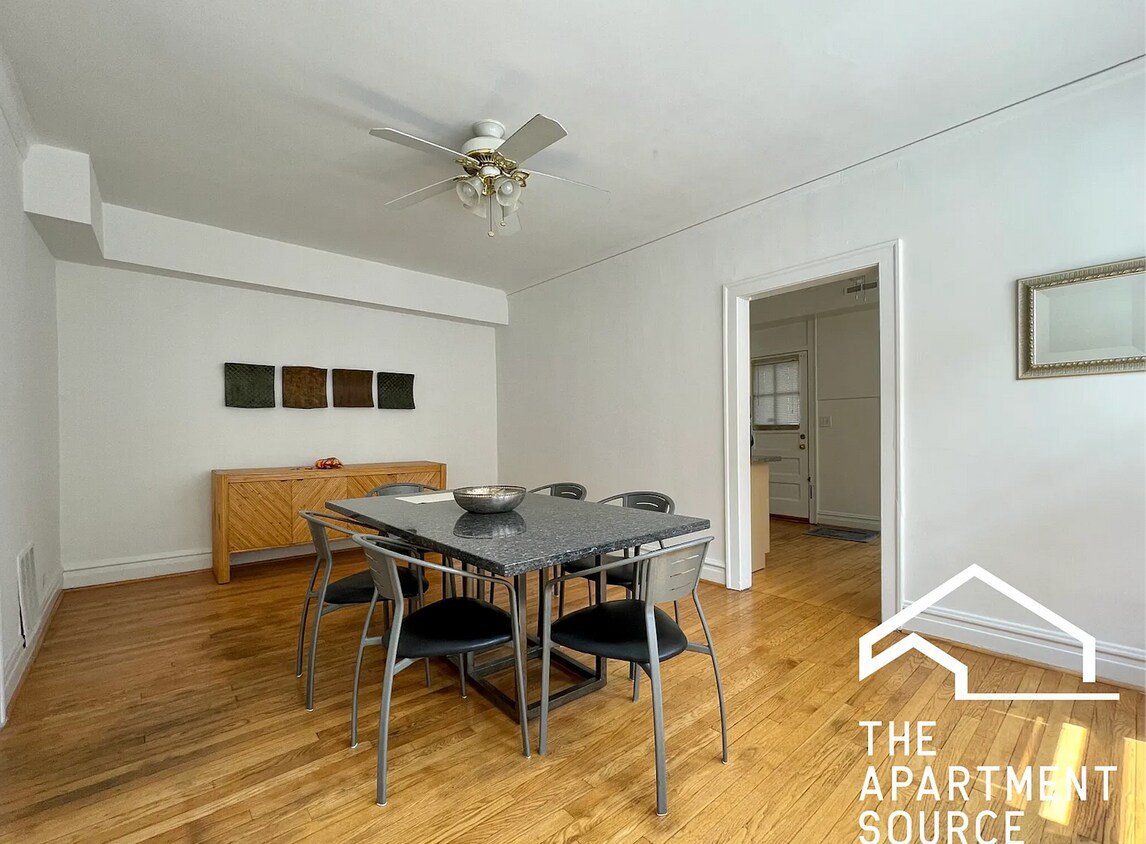 Foto principal - 2839 N Whipple St