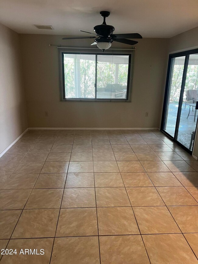 Foto del edificio - 12314 W Titan Ct