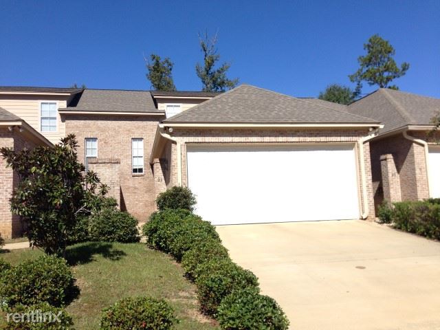 Primary Photo - 3 br, 2.5 bath Condo - 21 Riviera Dr