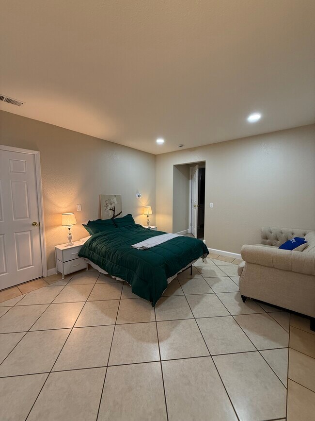 Foto del edificio - 3334 Dias Dr