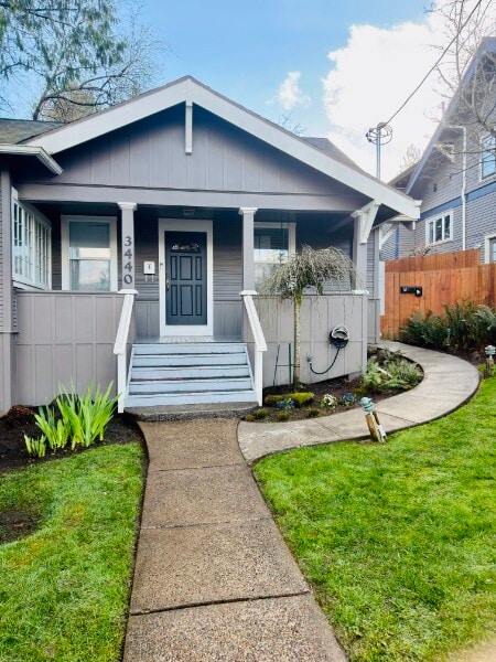 Building Photo - 3440 SW Falcon St