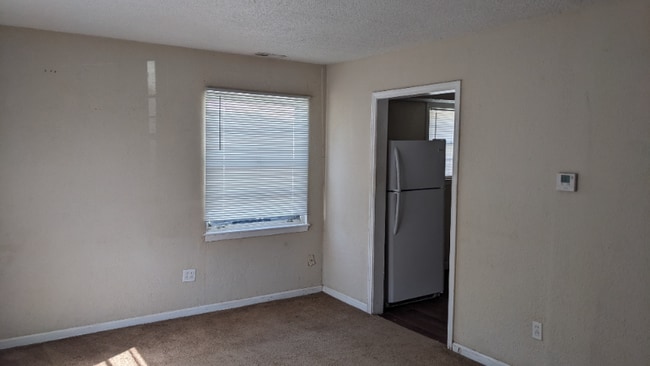 Building Photo - 4822 Woodend Ave