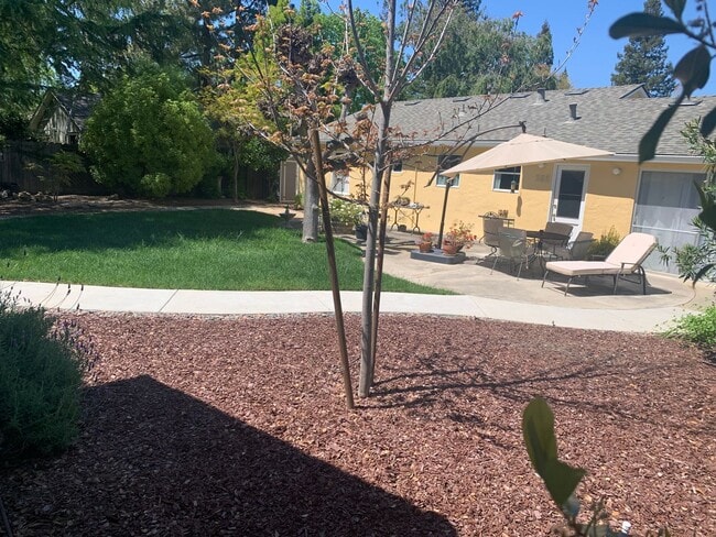 Building Photo - Apple Blossom Manor: Charming 2 Bedroom, 1...