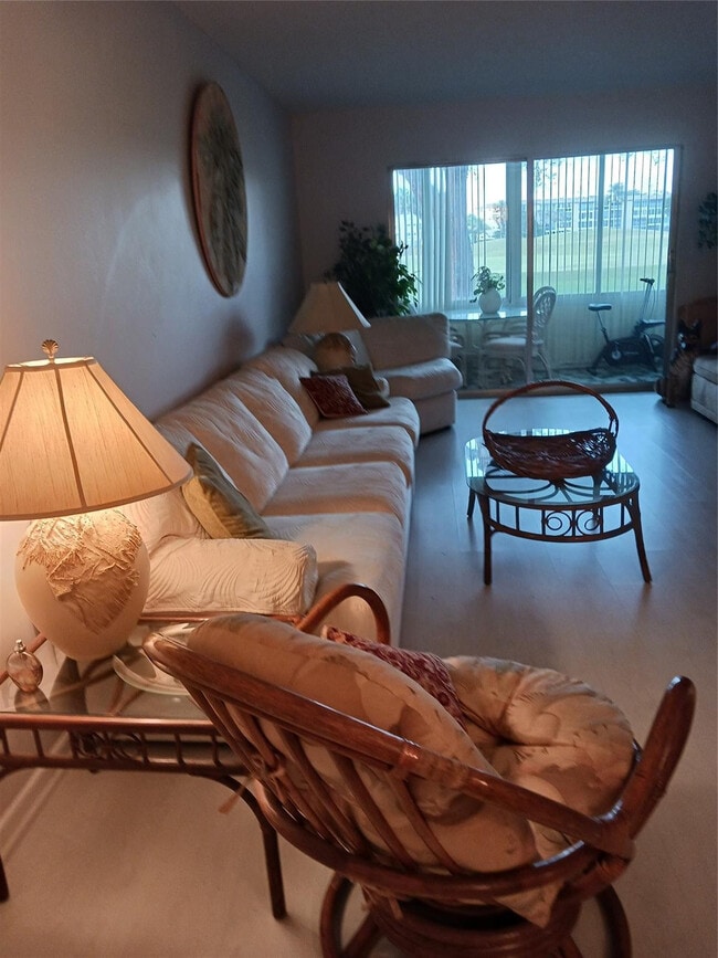 Building Photo - 3004 Portofino Isle