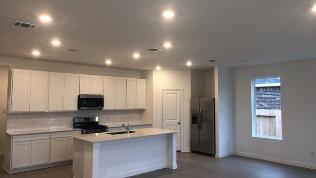 Foto del edificio - 421 Robin Ct