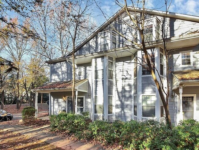 Foto del edificio - Updated First Floor 2BD/2BA Condo in Forest Ridge!