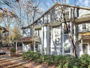 Building Photo - 5823 Green Forest Dr