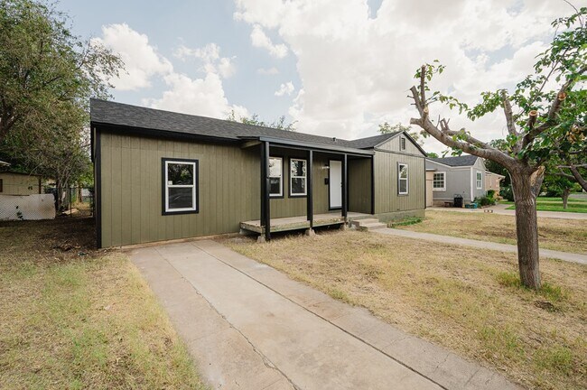 Foto del edificio - 3106 Eisenhower Rd