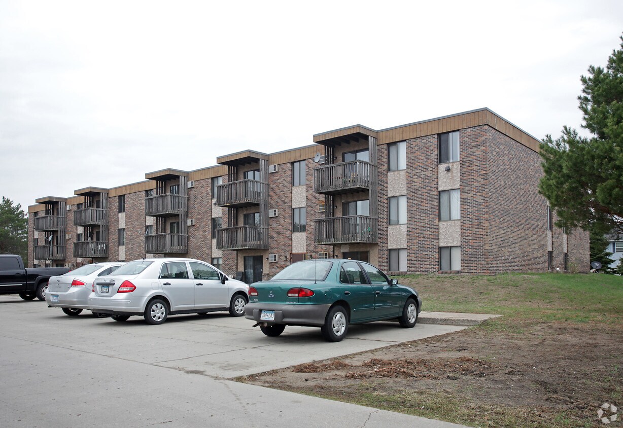 Foto del edificio - Becker Pines Apartments