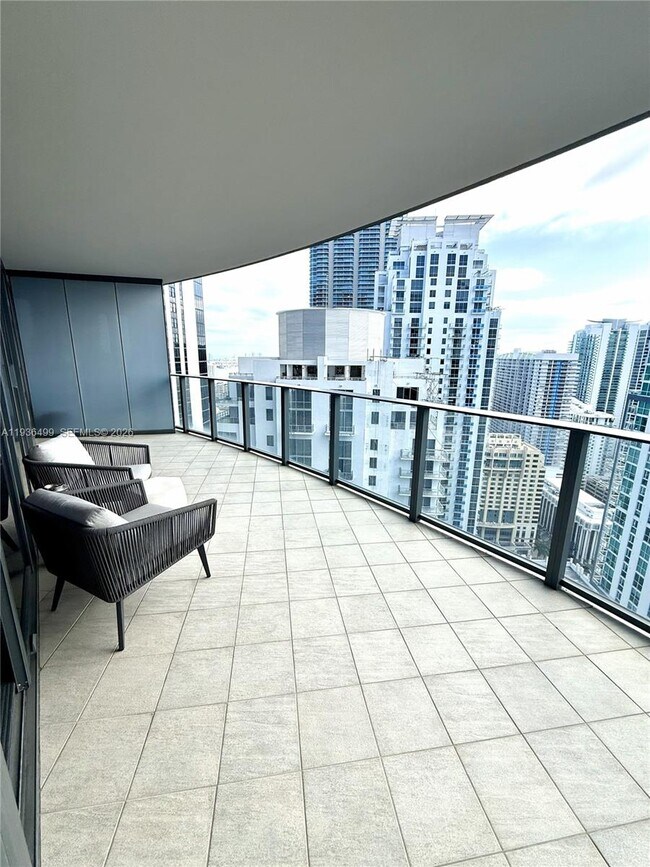 Building Photo - 1000 Brickell Plaza