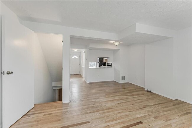 Photo - 1682 Harvest Green Ct Townhome