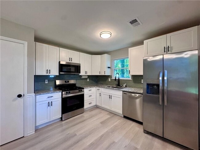 Foto del edificio - 3814 Whaley Ct SW