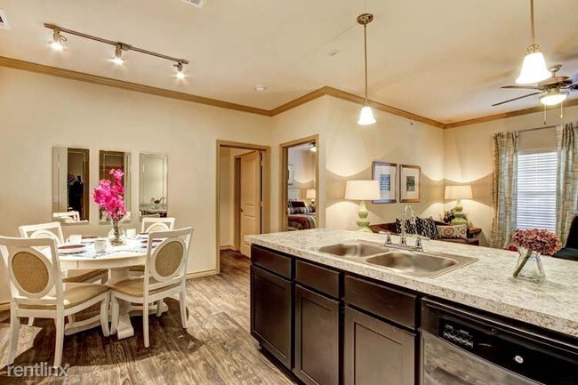 Foto del edificio - 1 br, 1 bath  - 10419 Old Prue Rd