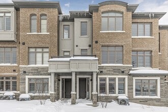 Building Photo - 126 De La Roche Dr