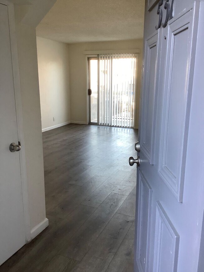 Building Photo - 537 Nevin Ave