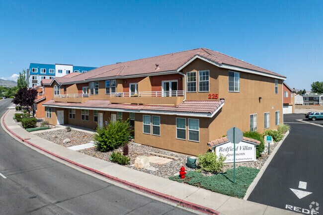 Foto del edificio - Redfield Villas Apartments
