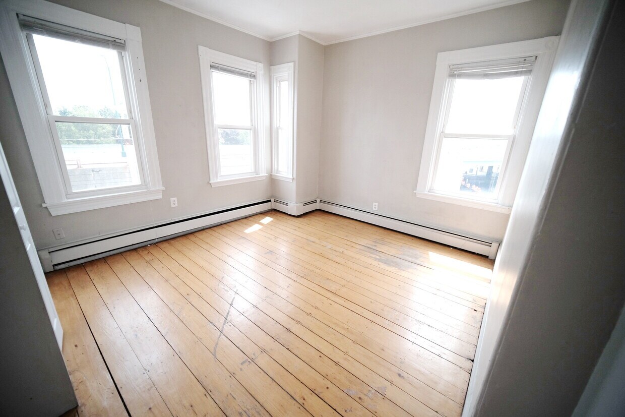 370 McGrath Hwy Unit 370, Somerville, MA 02143 Condo for Rent in