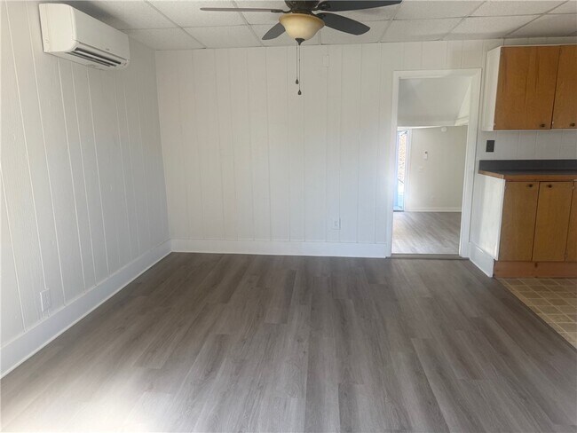 Foto del edificio - 221 S Franklin St