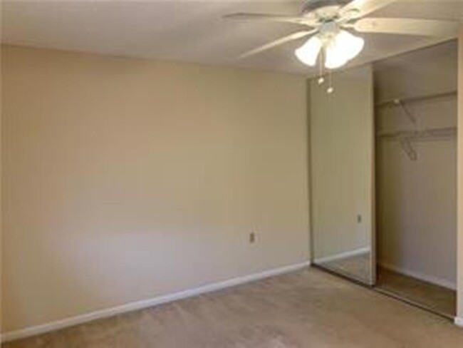 Building Photo - 1703 Whitehall Dr
