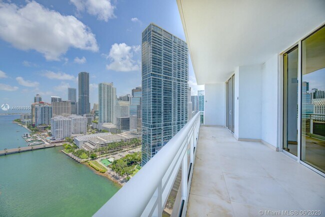 Foto del edificio - 901 Brickell Key Blvd