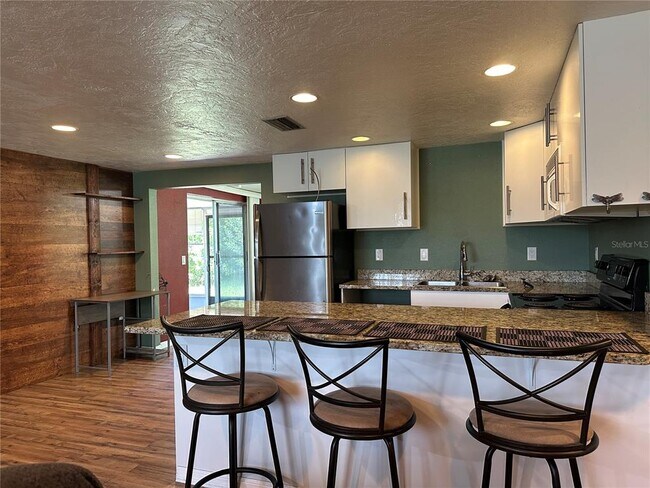 Foto del edificio - 12807 Vassar Ct