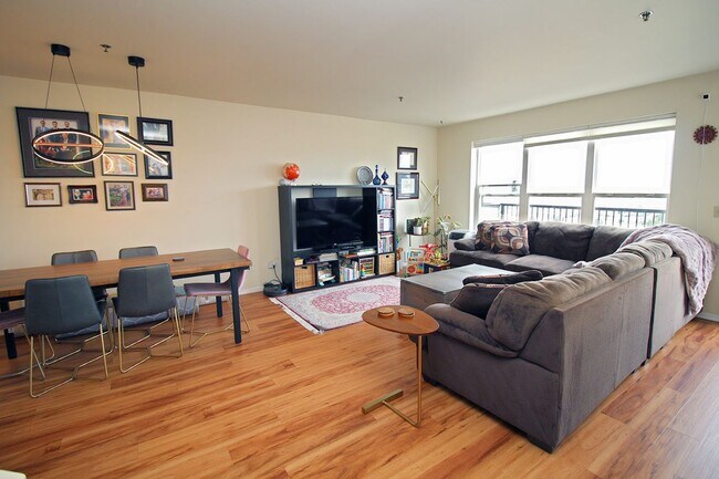Foto del edificio - 405 NW Uptown Terrace