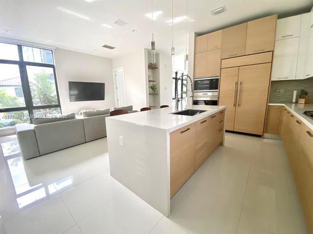 Foto principal - 8248 NW 48th Ter