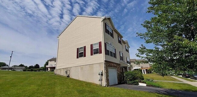 Lado frontal - 455 Madison Dr