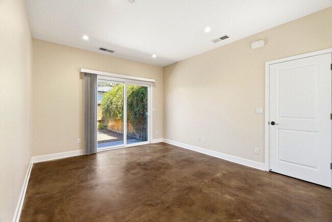 Foto del edificio - Sunny & Private 1BR Home in Prime Santa Cruz Location