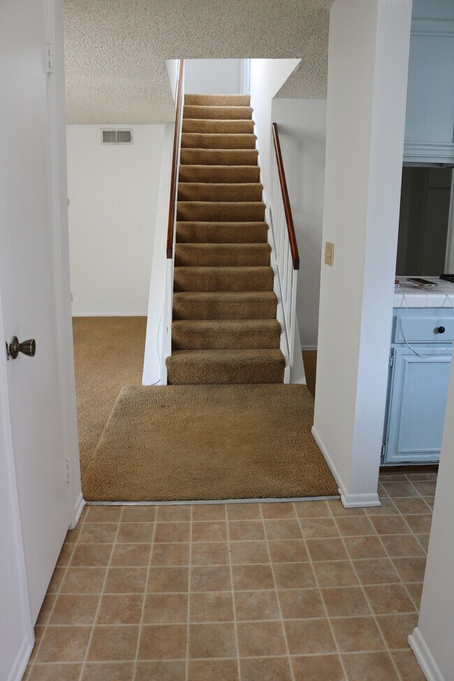 18411 Hatteras St Unit 225, Tarzana, CA 91356 Condo for Rent in