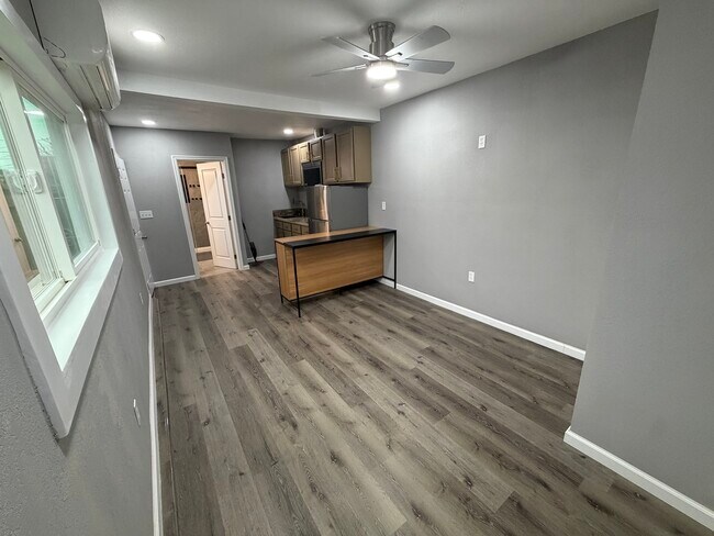 Foto del edificio - 2207 Fairfield Ave