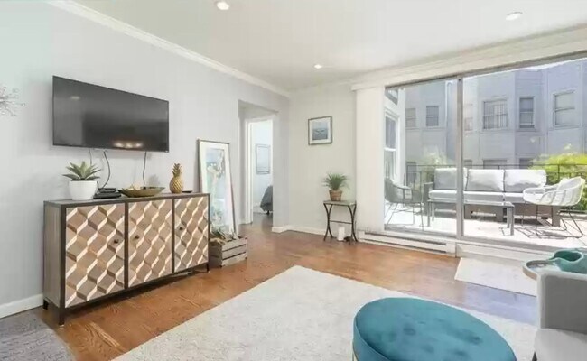 Foto del edificio - Lovely 1Br/1BA Heart of the Marina Flat!  ...