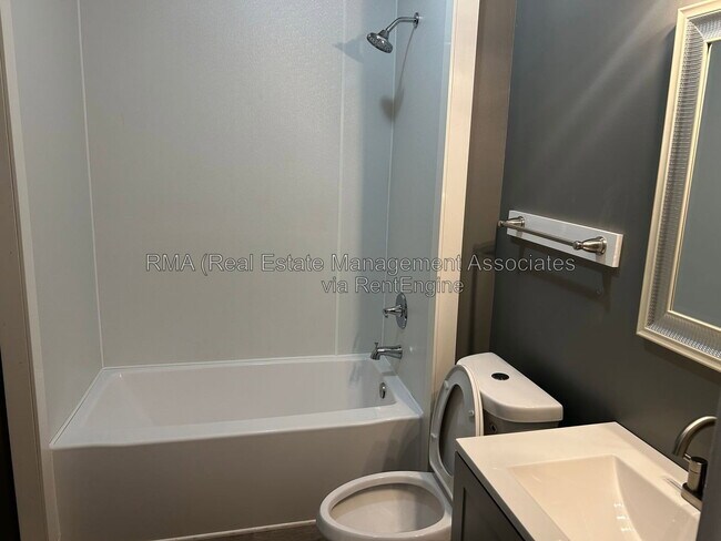 Foto del edificio - 205 W Tinsley St