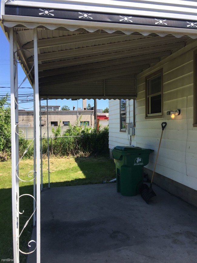 Foto del edificio - 14791 Jacob Ave