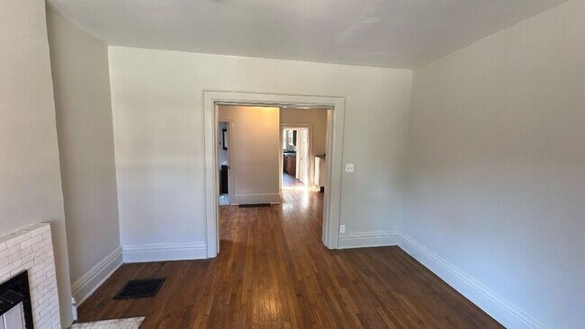 Foto del edificio - 373 Chittenden Ave