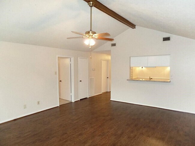 Foto del edificio - 8110 Amurwood Dr