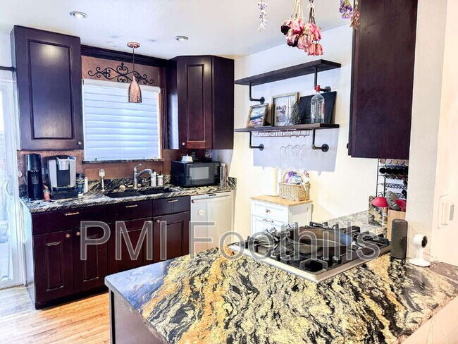 Foto del edificio - 171 Holman Way