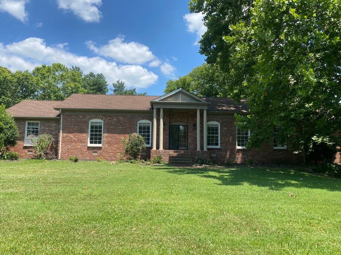 Primary Photo - 6328 Laurelwood Dr