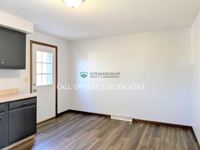 Foto del edificio - 127 Elm St NE