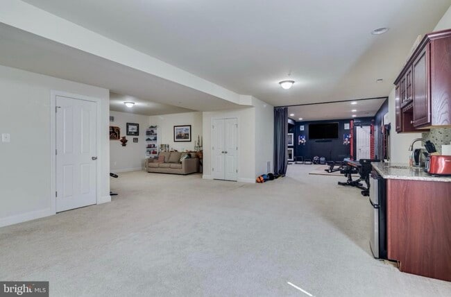 Building Photo - 46841 Shelton Dr