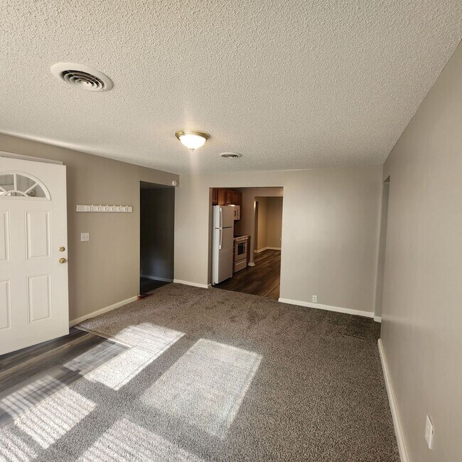 Foto del edificio - Renovated and refreshed 3 Bedroom, 1 Bathr...